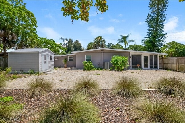 Building Photo - 1642 Banyan Dr