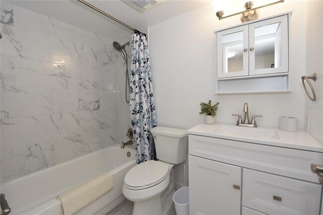 Building Photo - 3580 S Ocean Shore Blvd