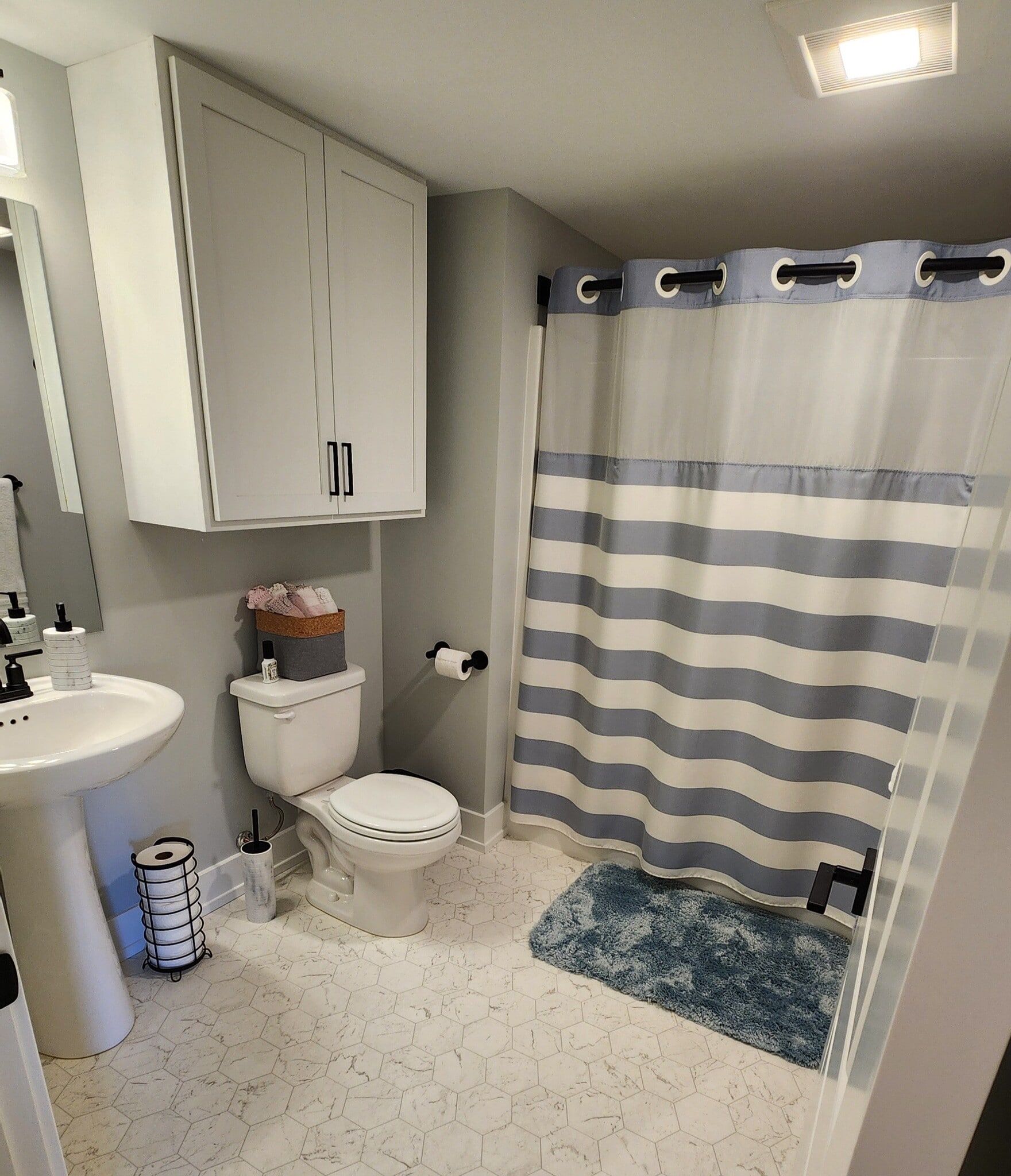 Building Photo - 3065 Blue Spruce Dr SE
