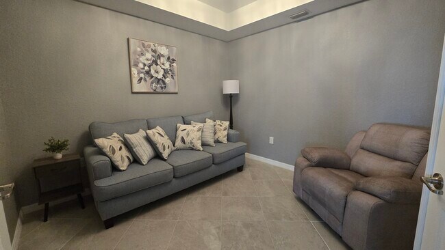 Building Photo - 14281 Heritage Landing Blvd