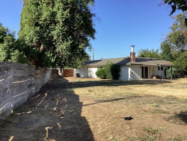 Building Photo - 4648 N 6th St