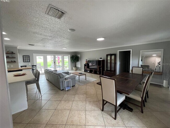 Building Photo - 12860 Lake Sawyer Ln