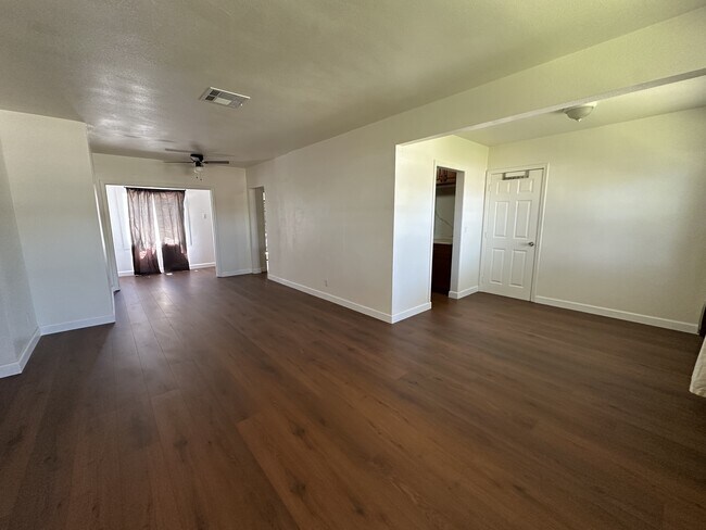 Building Photo - 12776 Ross Ave