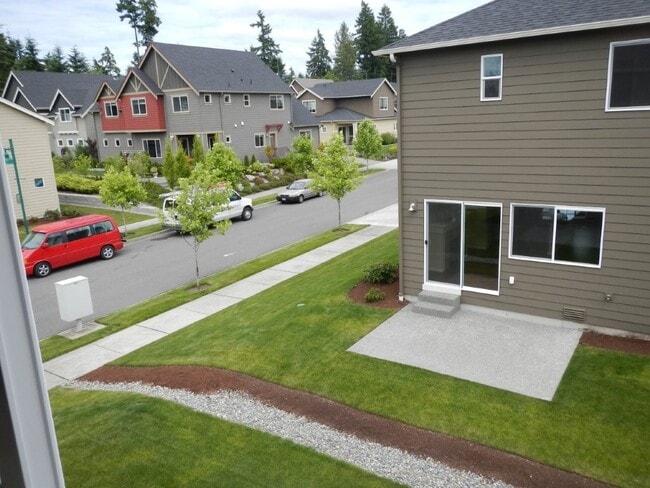 Building Photo - 11511 Glacier Pl NW