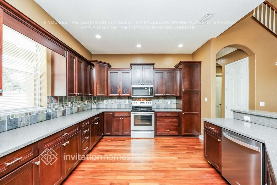 Building Photo - 4810 Red Rooster Rd