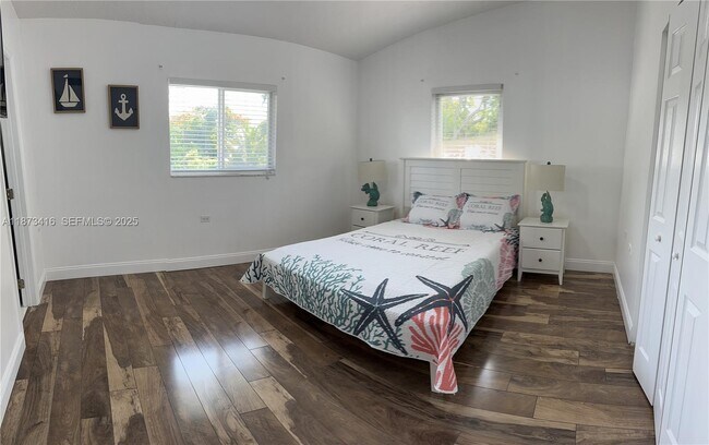 Building Photo - 443 4th Rd