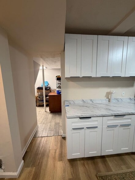 Building Photo - 301 S Fillmore St