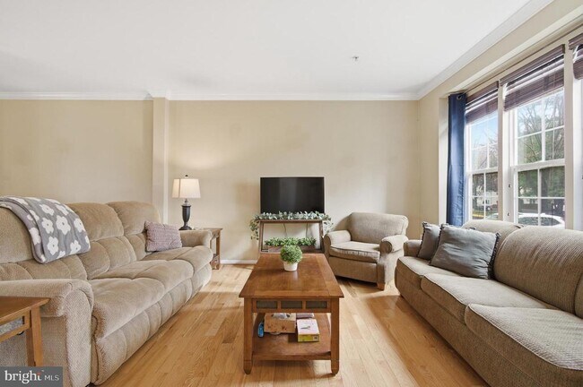 Building Photo - 1514 Long Dr Ct