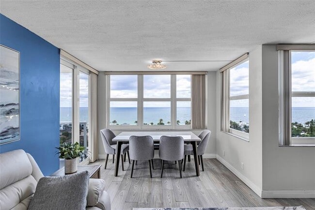 Building Photo - 3015 N Ocean Blvd