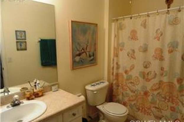 Building Photo - 2721 SW 12th Ave
