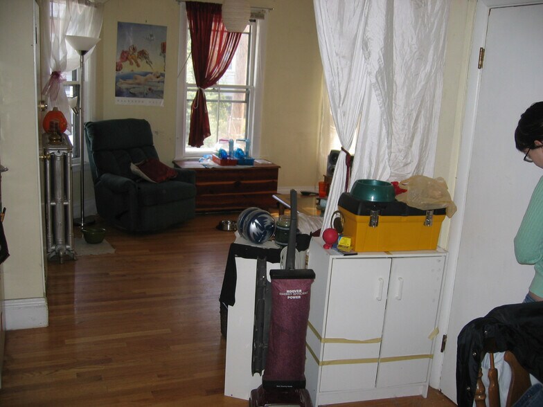 Building Photo - 3 Foster St