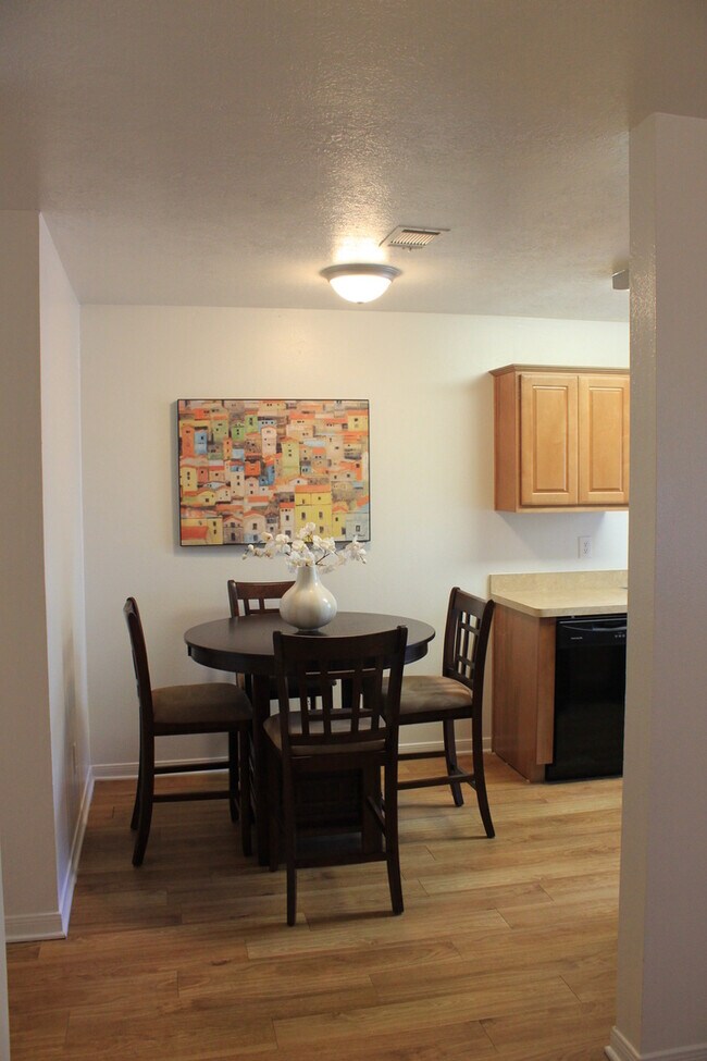 Building Photo - 3606MN