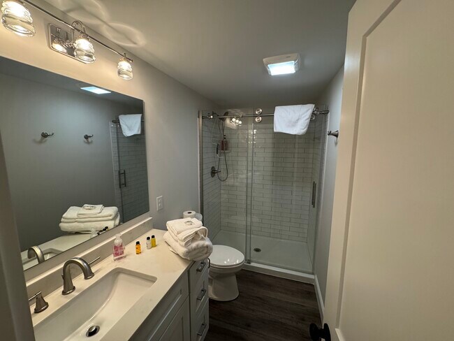 Building Photo - 110 Friendship Cir