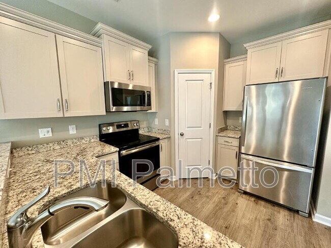 Building Photo - 117 Weeping Oak Ln