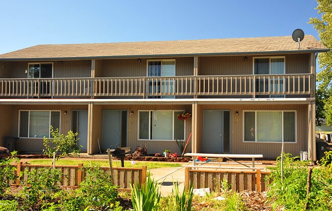 Primary Photo - South Corvallis Townhomes II