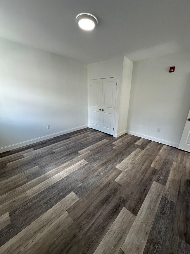 Building Photo - 3847 Terrace St