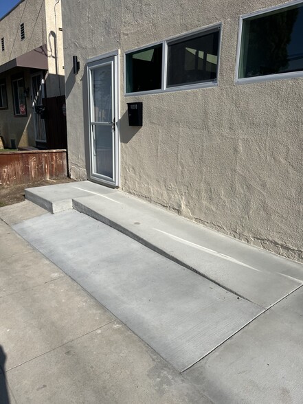 Building Photo - 304 S Inglewood Ave