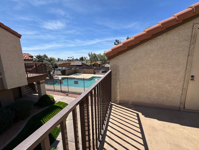 Building Photo - 1905 E University Dr