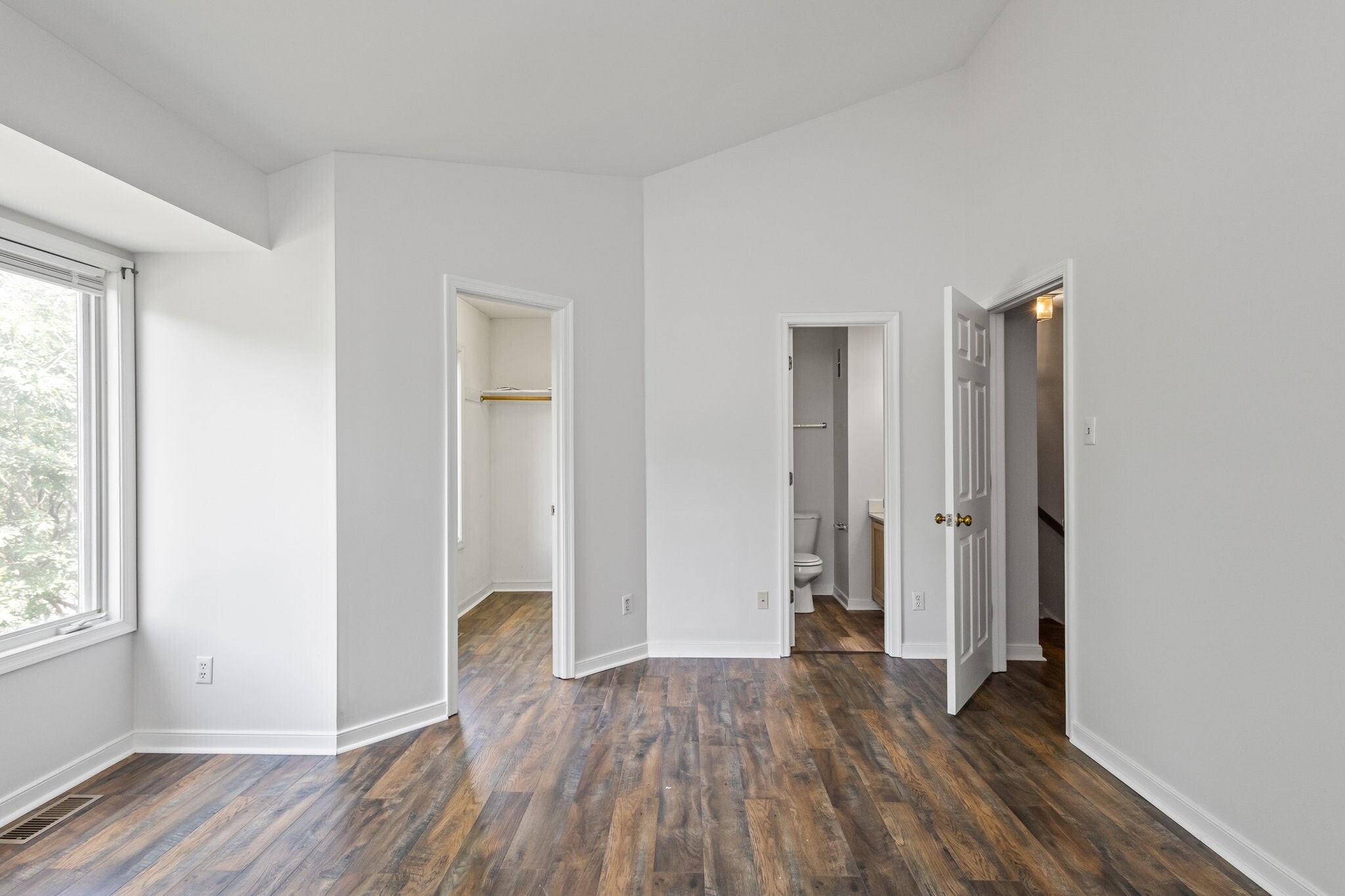 Building Photo - 12021 Shore View Dr