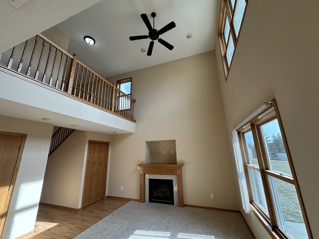 Building Photo - 2209 White Oak Dr