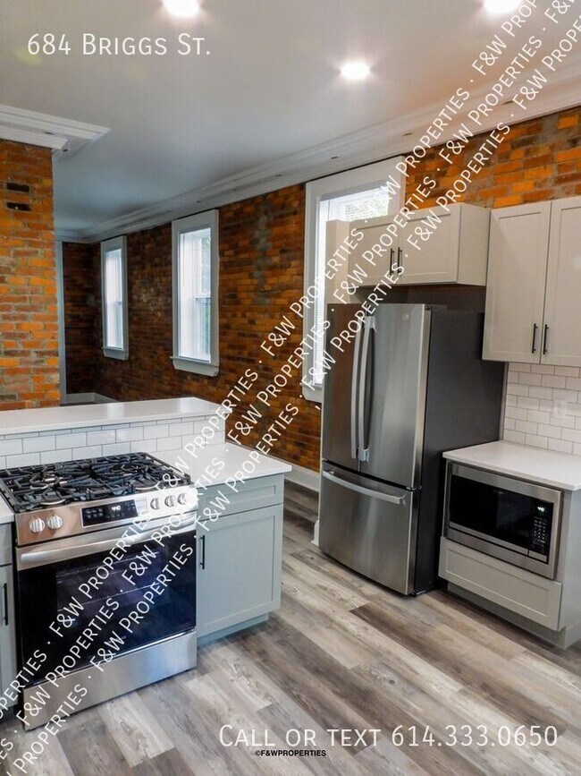 Building Photo - 684 Briggs St