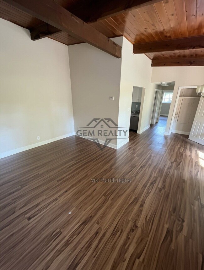 Building Photo - 13443 Millwood Dr