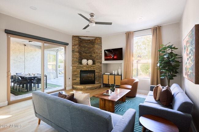 Building Photo - 3202 E Orange Dr