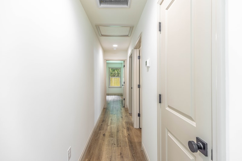 Building Photo - 454 Reeves St