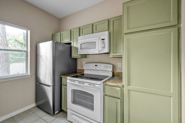 Building Photo - 3500 Tangle Brush Dr