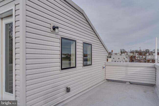 Building Photo - 1436 N Corlies St