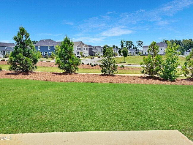 Building Photo - 136 Kobus Ct