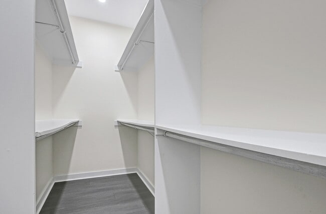 Building Photo - 2412 Lucas St
