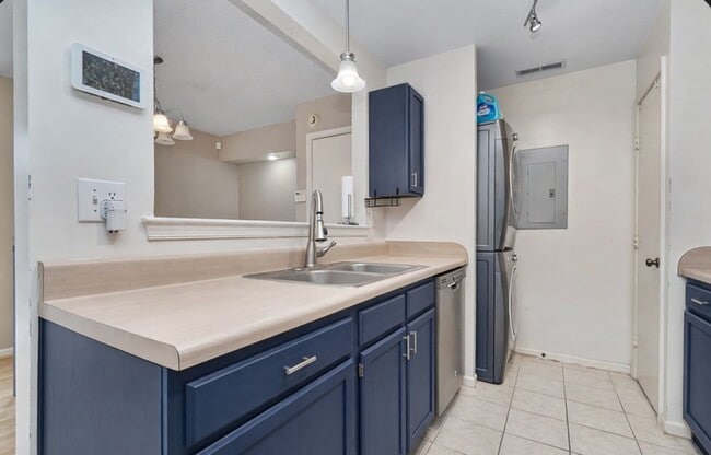 Building Photo - End Unit Condo Close to Chic's Beach & Little Creek Naval Base