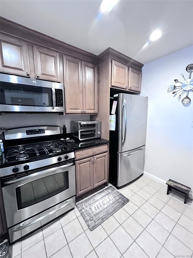 Building Photo - 1321 Round Pointe Dr