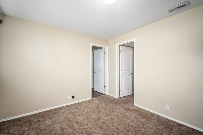 Building Photo - 12093 Pineridge Rd