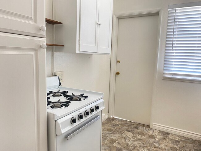 Building Photo - Charming Upstairs 1-Bedroom – Just Steps A...