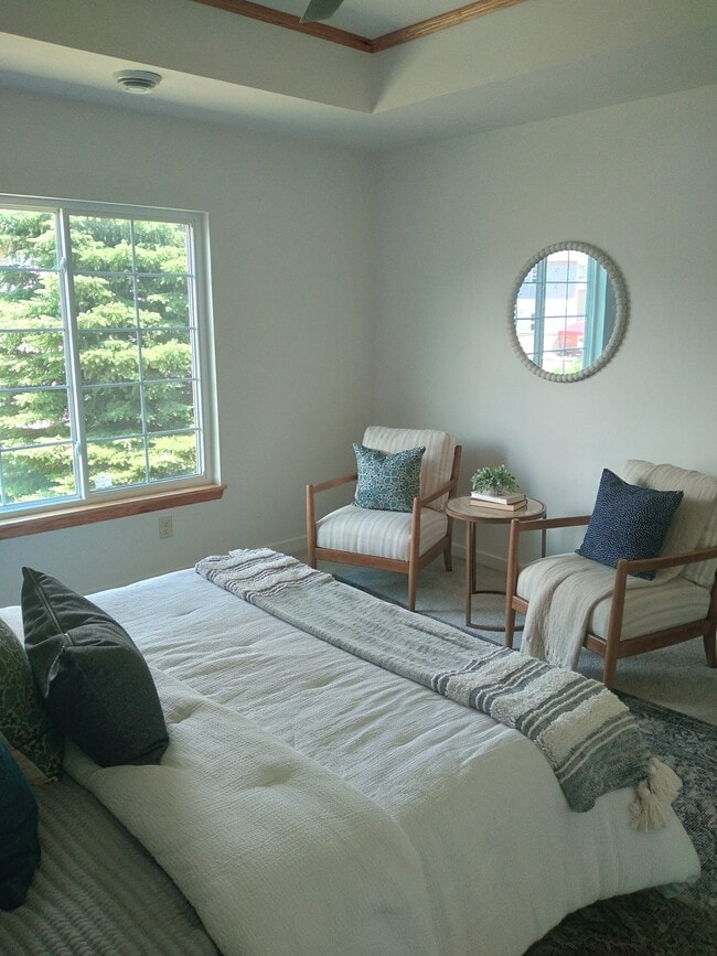 Building Photo - 2701 Pond Dr