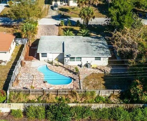 Building Photo - 703 5th Pl SW