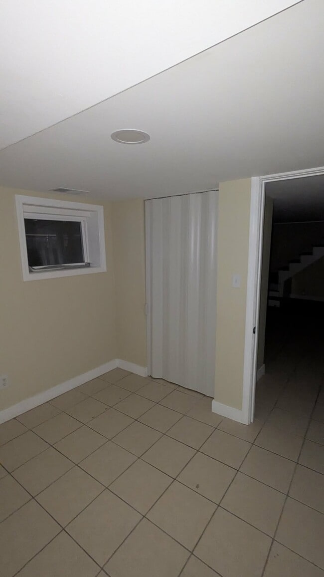 Building Photo - 5309 W 4th Ave