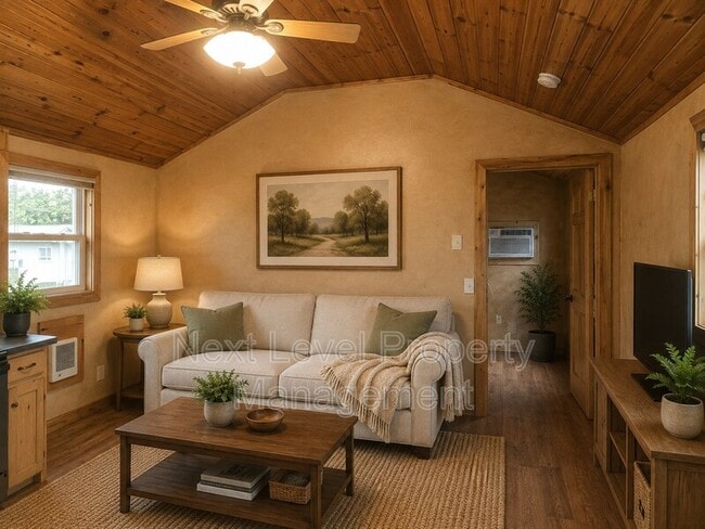 Building Photo - 111 E Cottonwood Dr