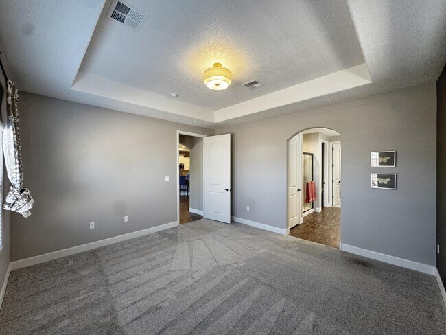 Building Photo - 6801 Prom Ave NE