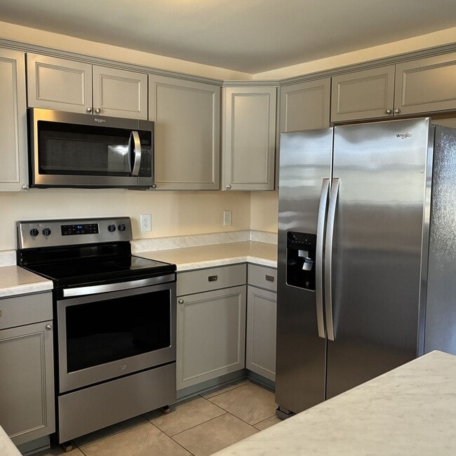 Building Photo - 4 Bedroom 3 Bath Home in Winnabow, NC