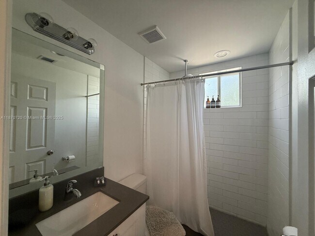 Building Photo - 541 NW 33rd St