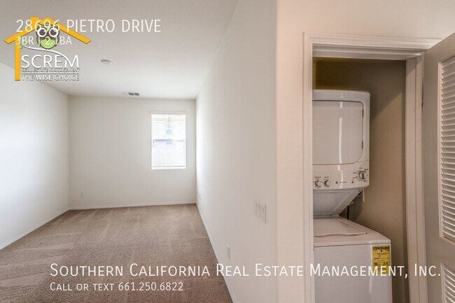 Building Photo - West Creek Townhome with 3 Bedrooms and Lo...