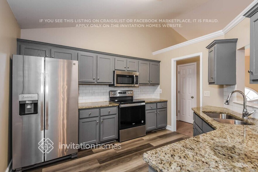 Building Photo - 37 Fouche Dr SW