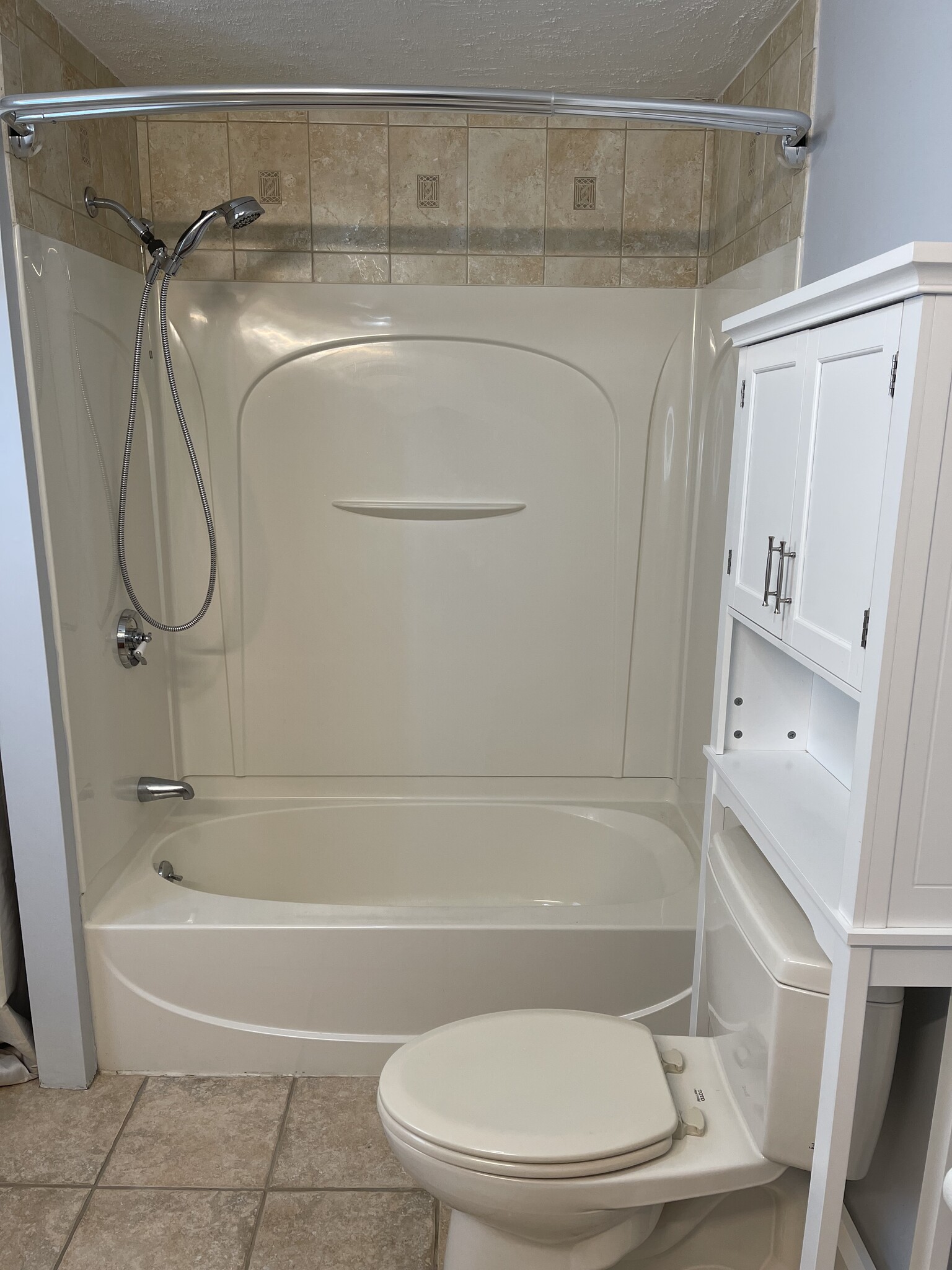 bathroom - 12 Berkeley St