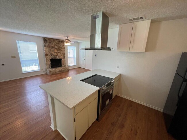 Building Photo - 7506 St Amant Pl
