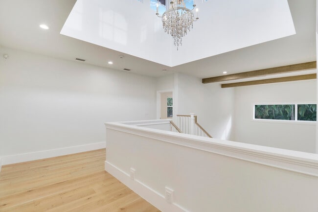 Building Photo - 142 Segovia Way