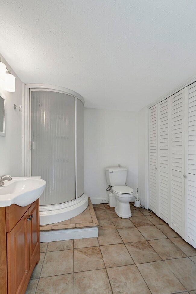 Building Photo - 2817 Blair Blvd