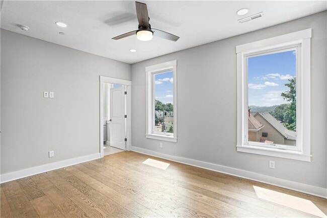 Building Photo - 1607 Grandview Ave